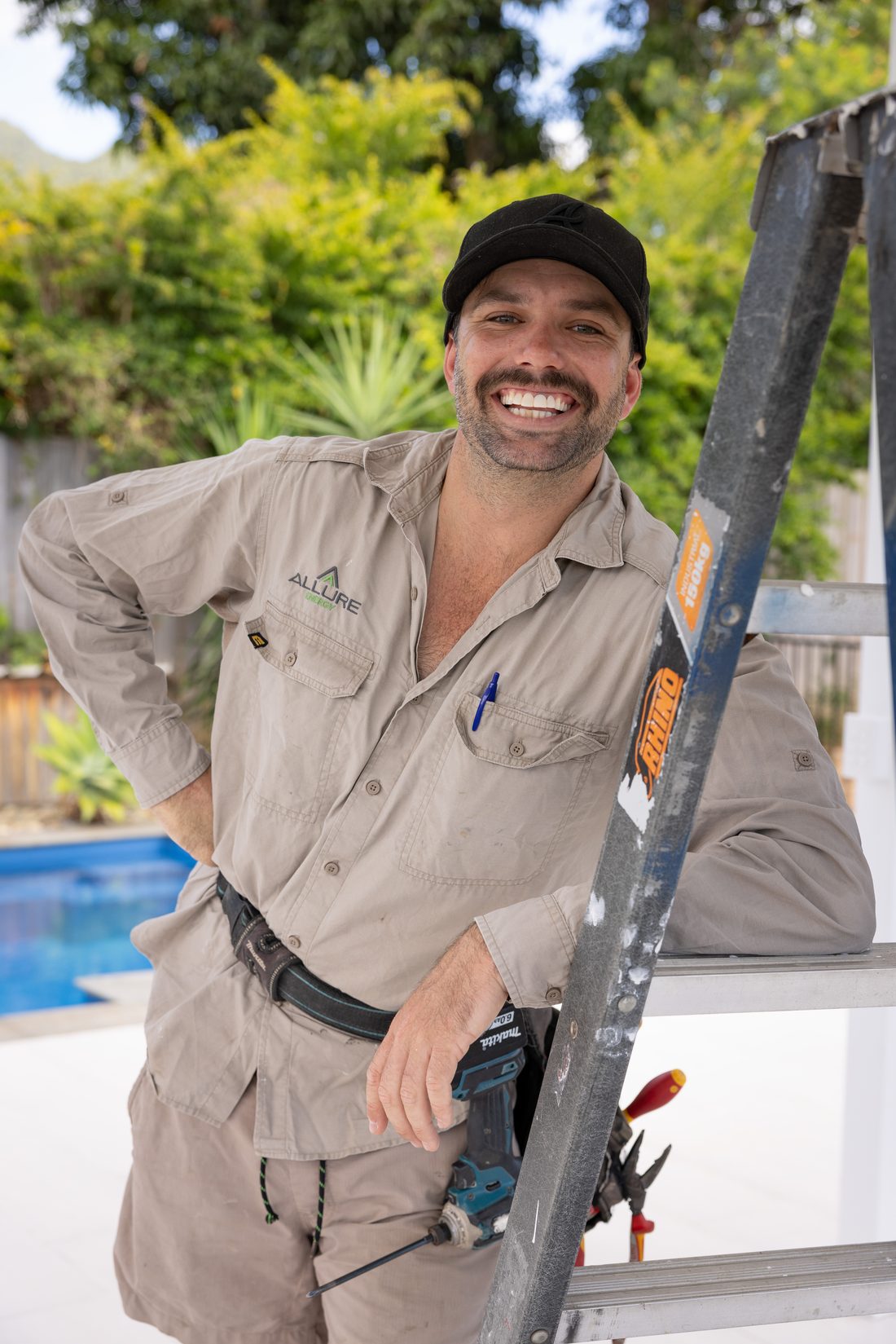 Allure electrician at the service vehicle